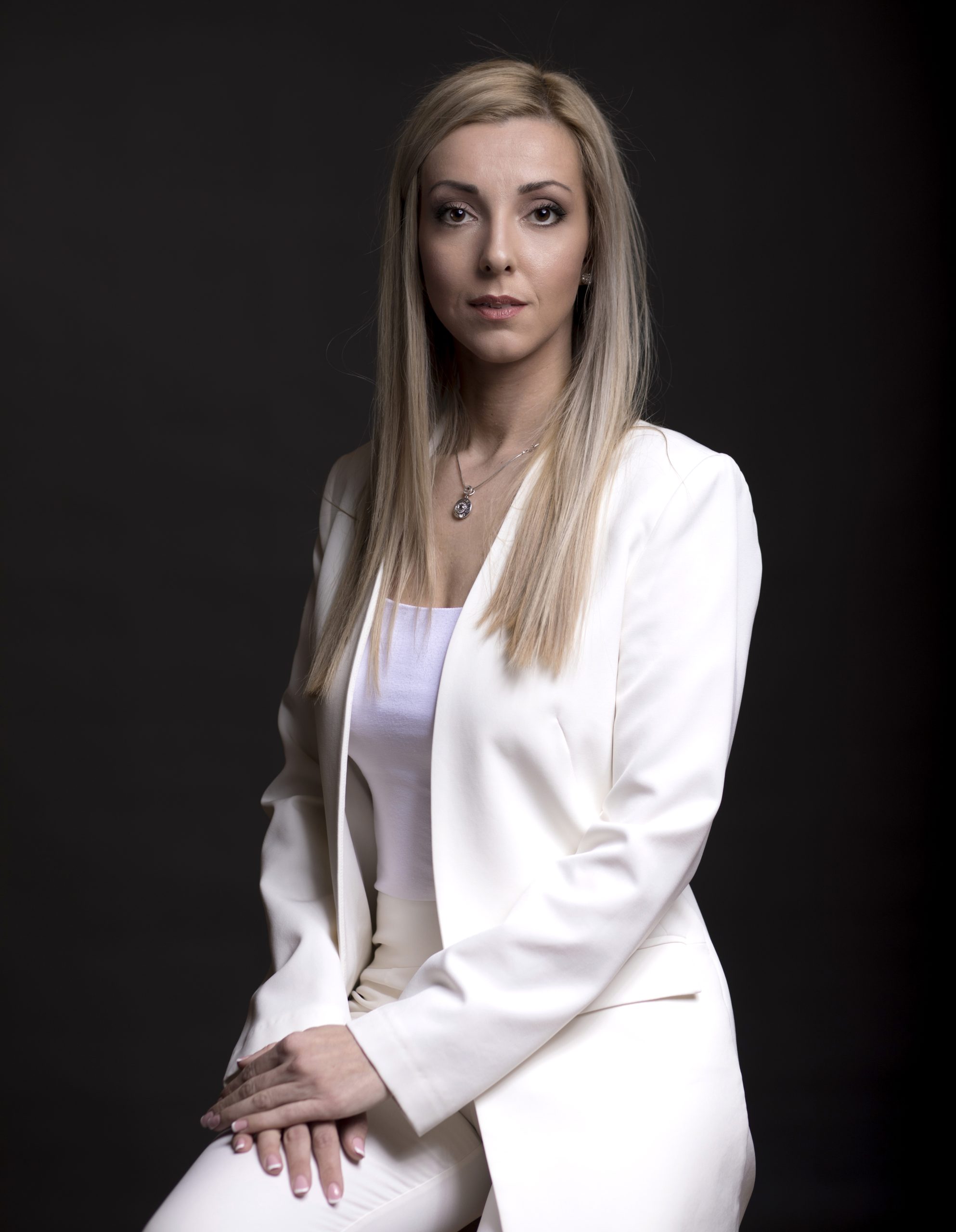 "Адвокат Ваня Андонова"